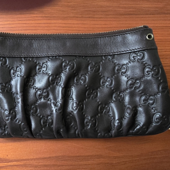 Authentic Gucci - Picture 4 of 13